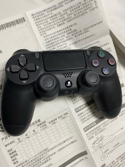 索尼【ps4官方配件】playstation 4 游戏手柄(黑色)17版:"操控性能
