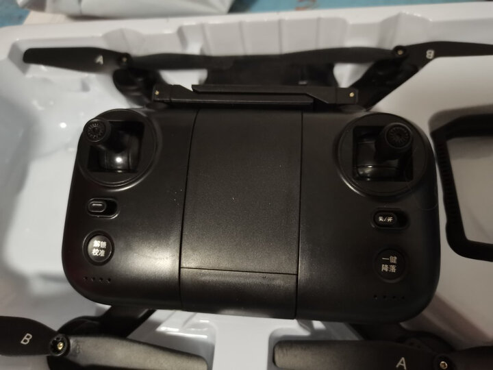 宝贝星(bbs)双摄像头无人机jy03:"买了一款宝贝星的无人机,朋友说这个