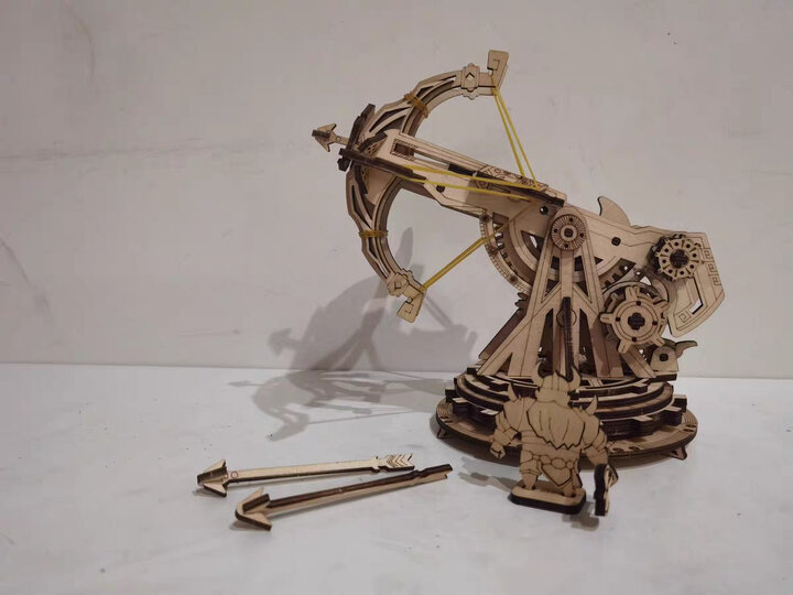 若客kw401重型攻城弩:"一共买了两款,很精致的一个模型,构造非常精美