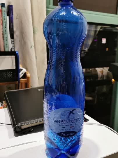 食品饮料  进口食品  水 圣碧涛天然矿泉水 充气 1.