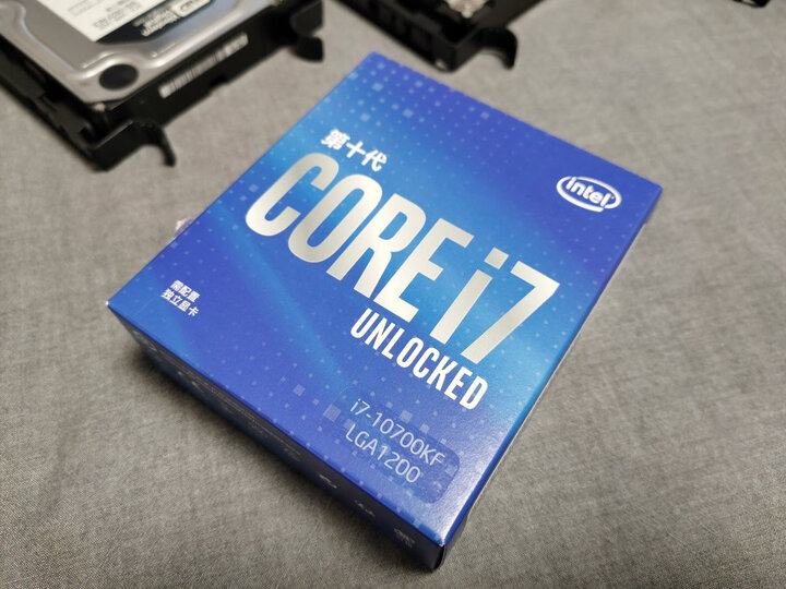 英特尔i7-10700kf:"八核十六线程 刚买就出了11代