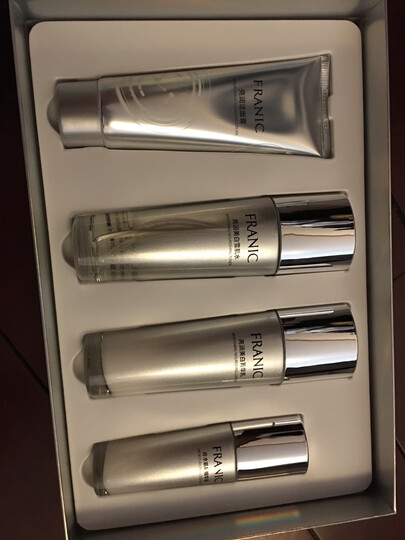 法兰琳卡素方花亮润精华礼盒:"这个必须要好好说一下,我是听到屈臣氏