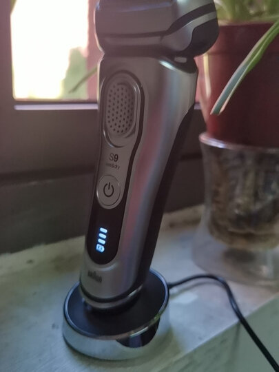 博朗braun德国博朗9350s电动剃须刀(银色):"趁着优惠,赶紧入手,是正品