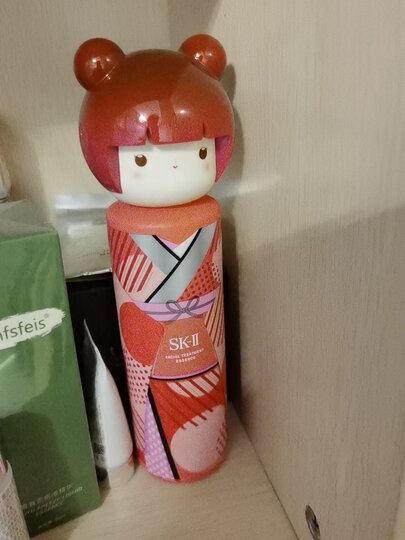 瓶子很有特色,很可爱!送给老婆的妇女节礼物!老婆很满意!