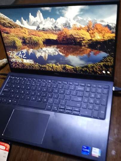 戴尔ins 15-5509:"运行速度:很快屏幕效果:清晰散热性能:散热快外形