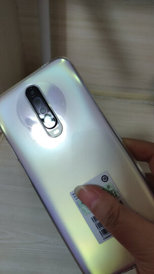 小米redmi k30:"手机屏幕够大,待机时间长,充电特别给力非常快,蓝色的