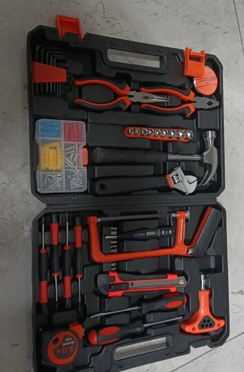 华麦斯:"的确很方便,之前买的零零散散的工具,也