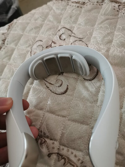 skgk5-2:"东西不错不错哦,东西不错哦,手机还可以连接调整,不错不错不