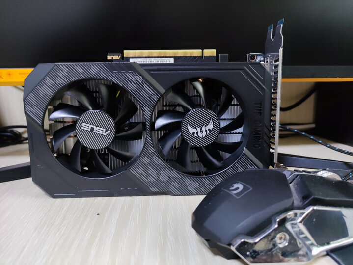 华硕tuf-gtx1650-o4gd6-p-gaming:"显卡荒,无奈电脑坏了,只能硬头皮在