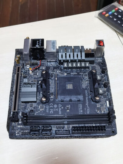 华擎b450 gaming-itx/ac主板:"不错的主板,暂时还没装上,不过初步看了