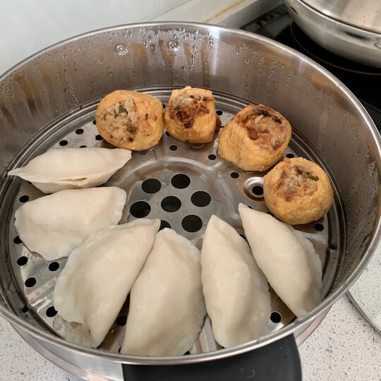 挺大的,蒸东西很方便.