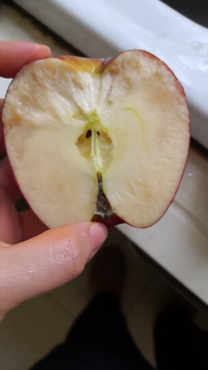 枝纯清谷田园 嘎啦果/艾芙果 苹果 75-80mm pet盒 6粒装:"看起来是好