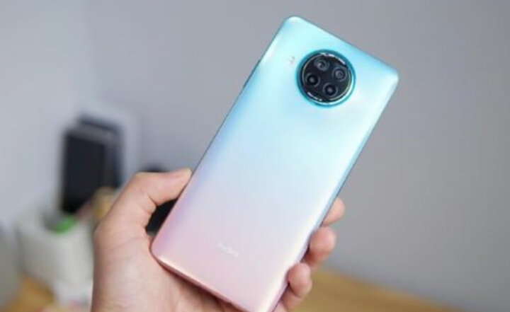 小米redmi note9 pro:"手机特别划算,质量好,运行稳定,给爸妈买的