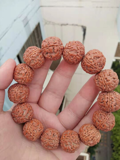 妍韵珠宝尼泊尔爆肉龙鳞纹小金刚菩提:"品相端正,自己稍微清理了一遍