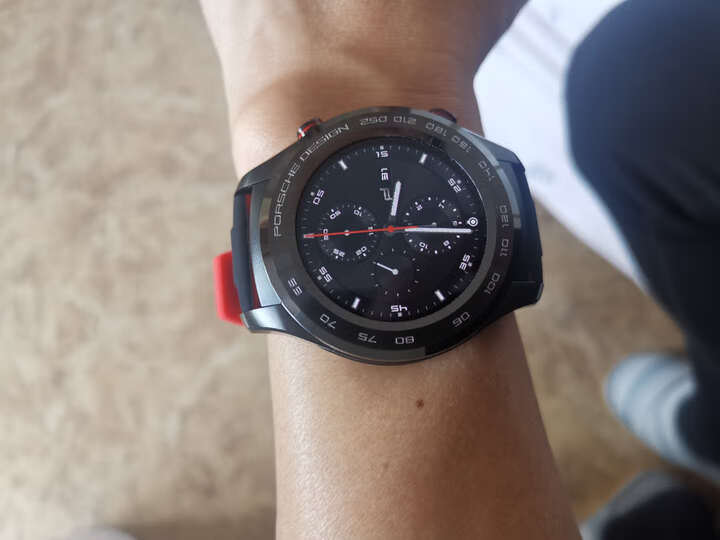华为(huawei)华为watch2/pro:"手表很漂亮很高档,戴起来很大气很大方
