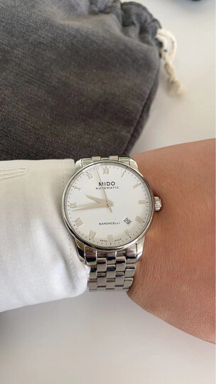 手表收到后没让我失望,跟新的一样.