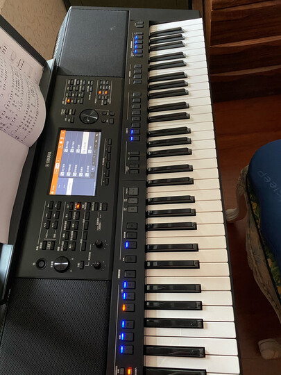 雅马哈(yamaha):"手感:琴键手感不错声音:音@真,音质不错,节奏嗨多