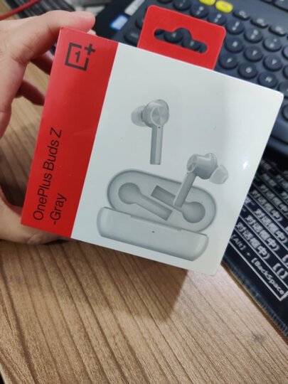一加oneplus buds z:"耳机很好用,操作简单,反应很快,价格良心,我觉得