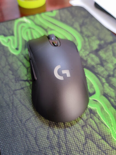 罗技(g)g703 hero:"鼠标相比g603真的好轻好轻,用起来还有点不顺手,要