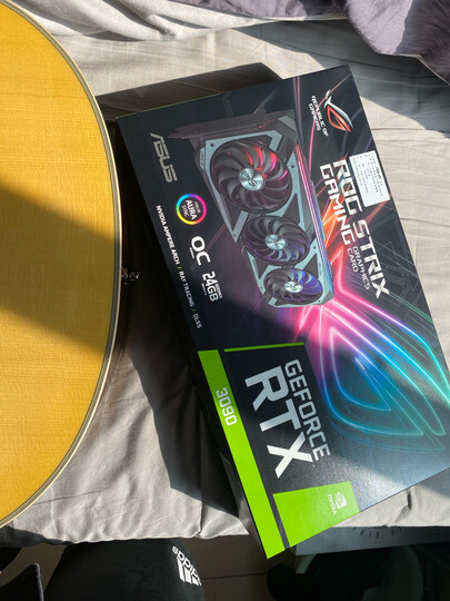 华硕rog-strix-rtx3090-o24g-gaming:"快递包装也包的太差了吧,抠门东