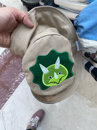 flapjackkids:"非常好,和图片的描述相符,材料舒服,尺码正好,不大不小