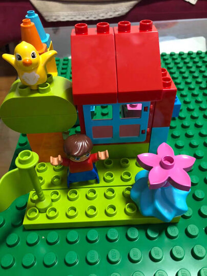 乐高10887:"积木挺好的,每一块都特别光滑,就是快两周岁的宝宝不怎么