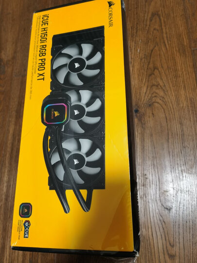 美商海盗船h150i rgb pro xt:"暴力运输,盒子上薄膜已经破损,盒角已经