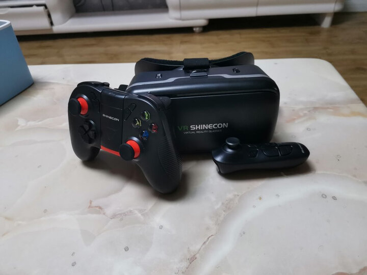 手柄质量好外观还好看,很灵敏,不断触.