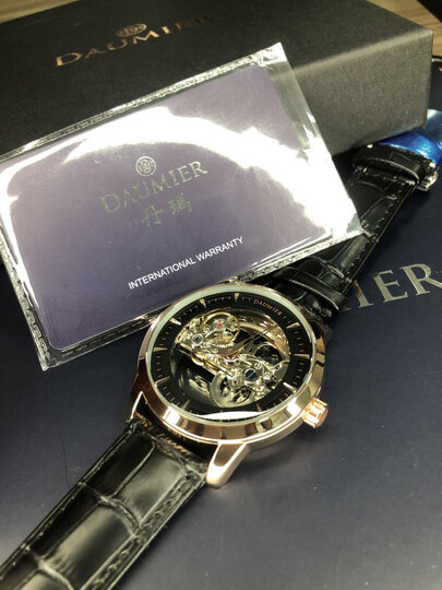 丹玛(daumier)dm8688:"这款全自动机械表,做工挺精致的,主要是戴着