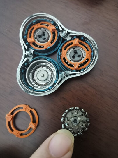 飞利浦(philips )sh71:"飞利浦s7370剃须刀用了5年,替换剃须刀头显示