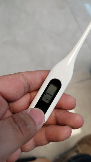 "好用方便,主要是直接读数,测量温度一清二楚,再也不用凑着温度计看了