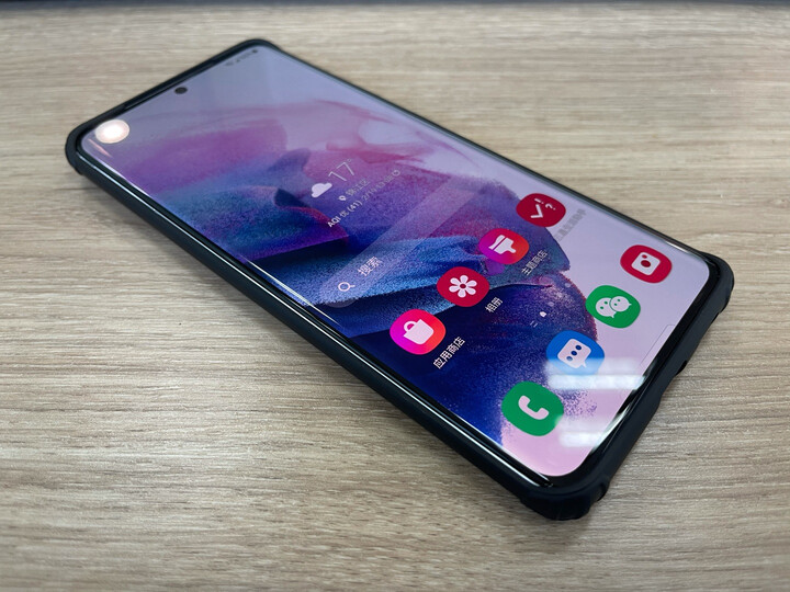 三星galaxy s21 ultra 5g:"外形外观:外观很漂亮,握持手感也不错,就是