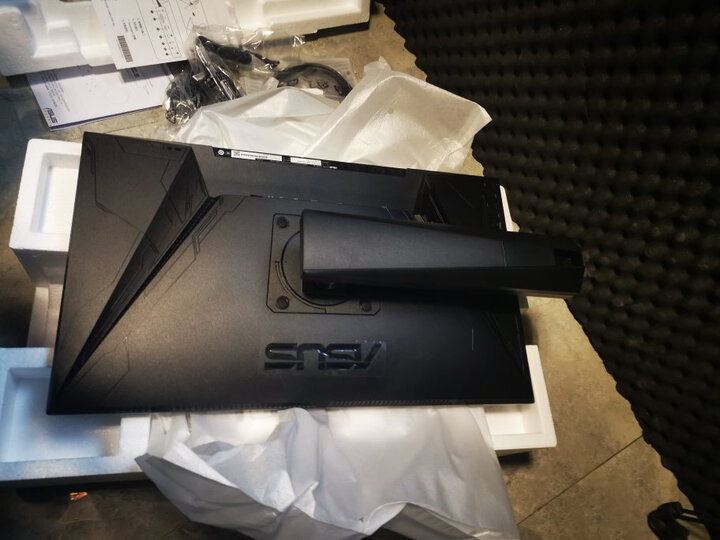 华硕vg248qg:"好大一箱,而且好重!