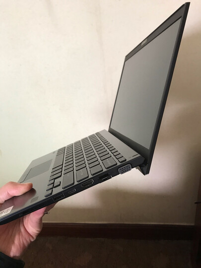 便于携带 整体配置足以满足商务办公需求 09年个人第一台电脑选择索尼