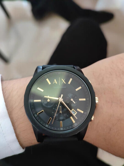 安普里奥·阿玛尼ar1973:"外形外观:好看,黑色的很适合男生,简单大气.