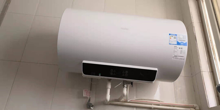 海尔ec6001-gc:"外形外观:美观大方,安装到货都很快,昨天下的单今天