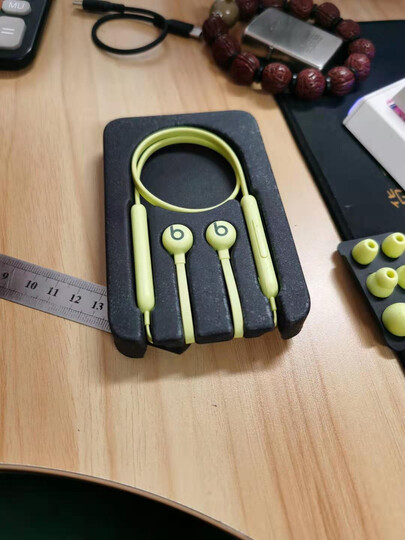 beatsbeats flex:"音质不错.颜色可以.苹果有弹窗.