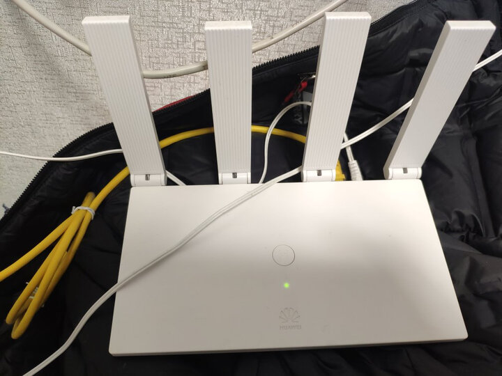 小米redmi 路由器ax6:"300块的ax6对比150块的华为5200增强版,信号真