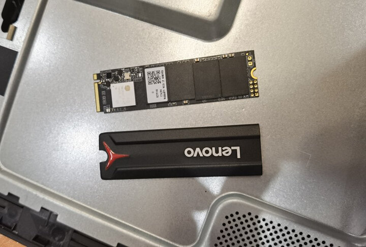 联想拯救者 sl700 m.