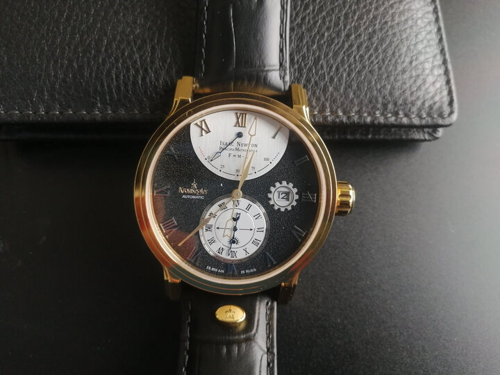 坤格(kronsegler)ks736:"手表款式和风格特别喜欢,一眼就吸引住我的