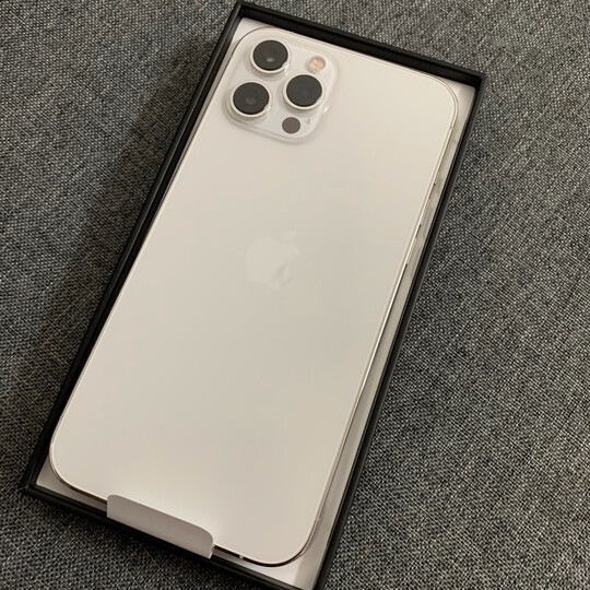 appleiphone 12 pro max:"习惯性在京东买苹果手机这款好喜欢!