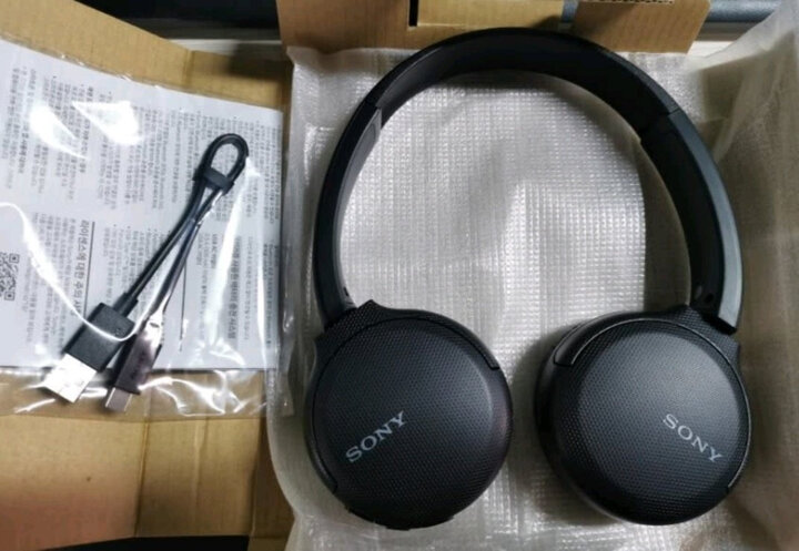 索尼(sony)wh-ch510:"买的蓝色款,首先颜值简直太高了,是非常喜欢的