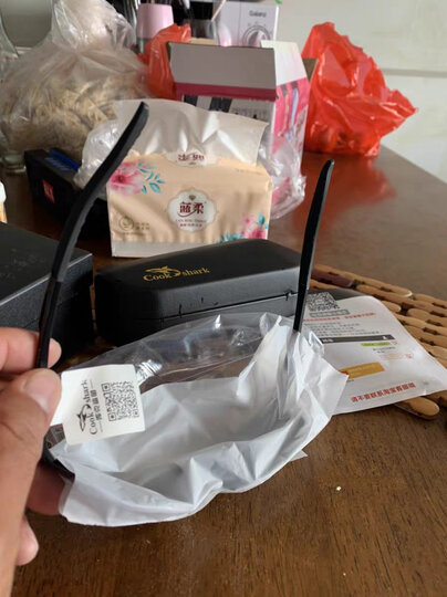 库克鲨鱼(cookshark):"佩戴效果:很帅气,都有点影响我开法拉利了,回头