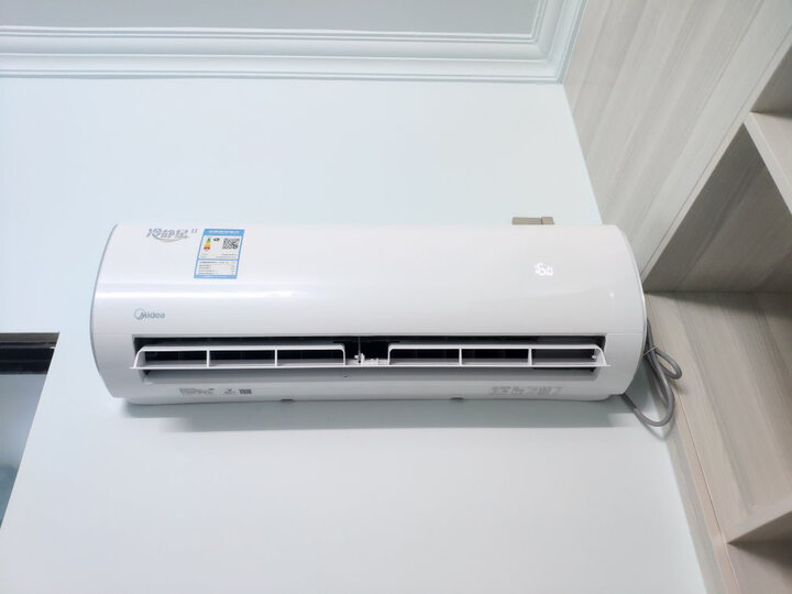 美的(midea)冷静星Ⅱ:"空调外观漂亮,启动速度快,大1.