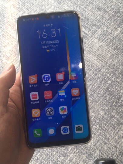 荣耀(honor)荣耀x10 max:"外形外观:喜欢屏幕音效:可以拍照效果:不错