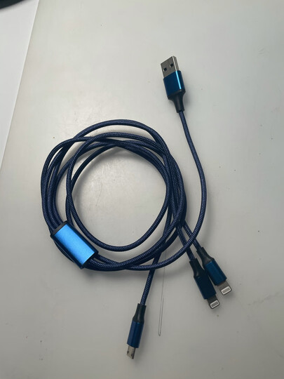 倍思 一拖三数据线三合一苹果/type-c/安卓 适用iphone12/11/xs max