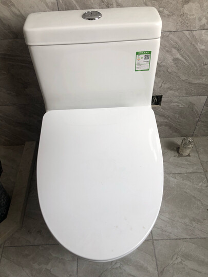 浪鲸(ssww):"试用了一段时间才来评价,马桶不错,挺好的,物流给力,安装