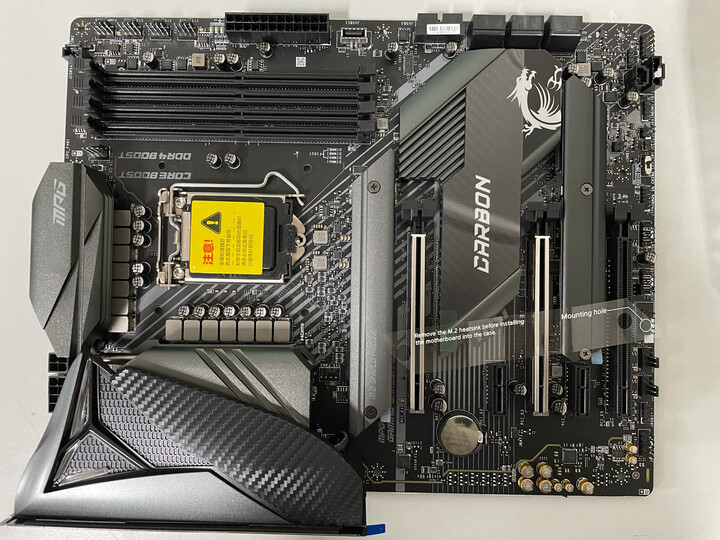 微星mpg z490 gaming carbon wifi:"微星的产品相当不错,我已经陆陆续