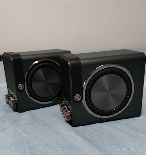 艾特铭客(abramtek)m8:"必须买两个,立体声效果是相当惊艳的.