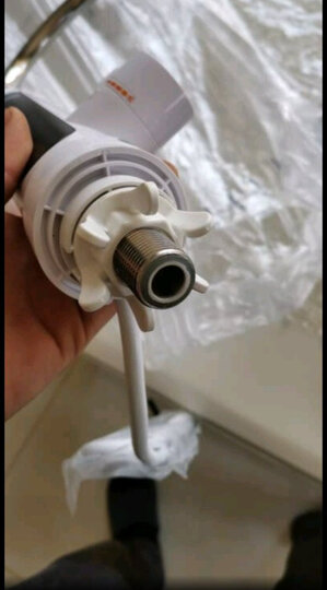 志高zg-zs824-2:"非常不错的加热器,安装简单,热水出的快,温度够高